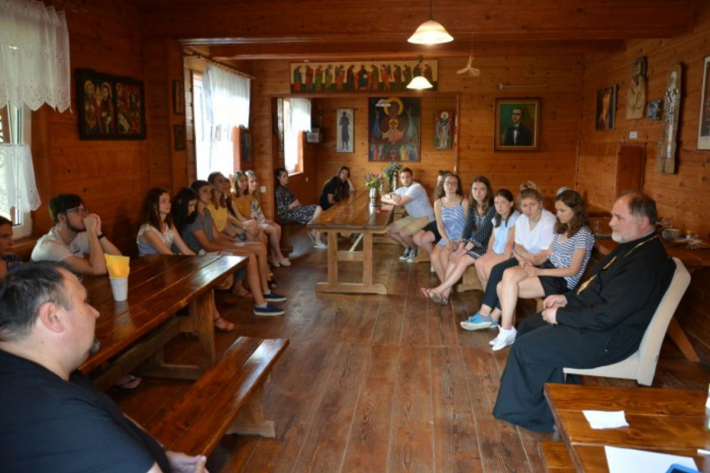 Владика Володимир Ющак відвідав молодіжний табір «Сарепта» у Новиці (Польща)