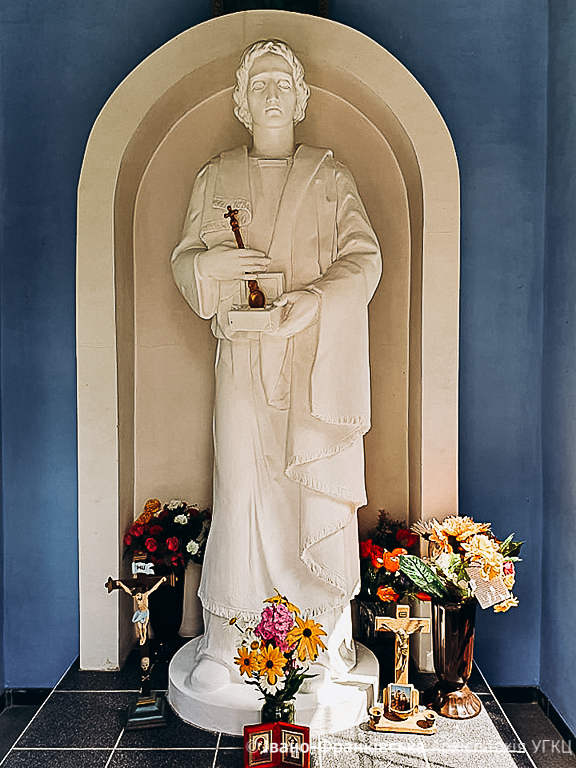 В івано-франківському хоспісі освятили статую святого Пантелеймона
