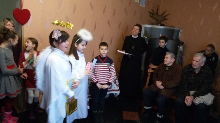 Вірні парафії із Ню Арка допомогли святому Миколаю відвідати літніх людей та дітей на Броварщині