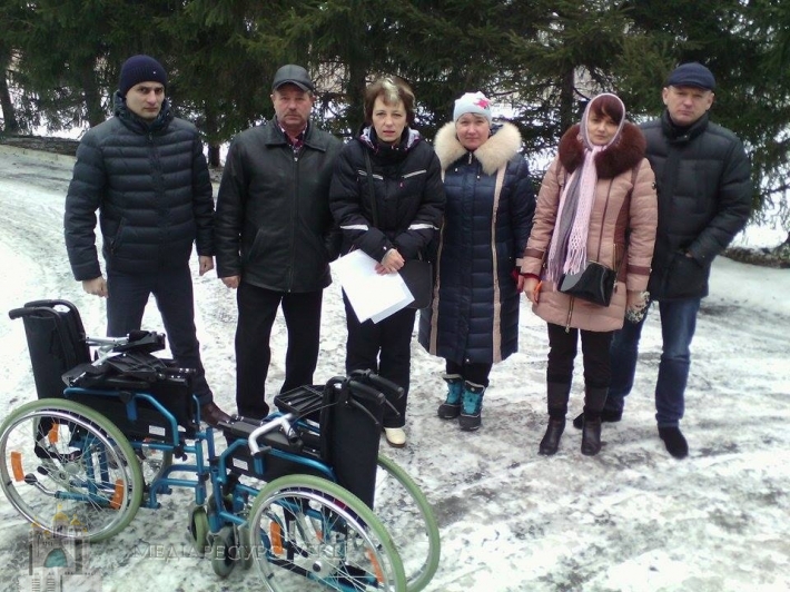 На Полтавщині передали два інвалідних візки учасникам АТО