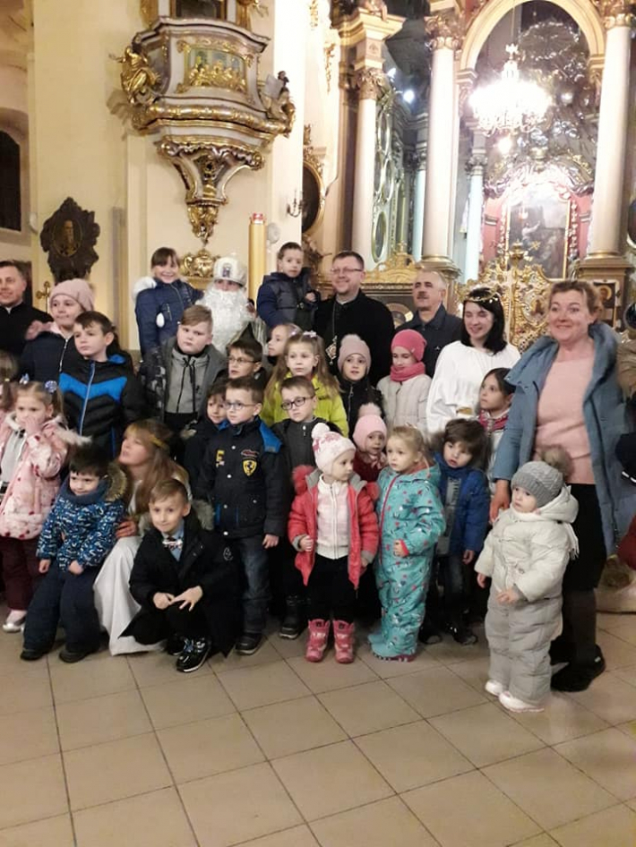 Учасники АТО з родинами взяли участь у святі Миколая у львівському соборі Cвятого Юра