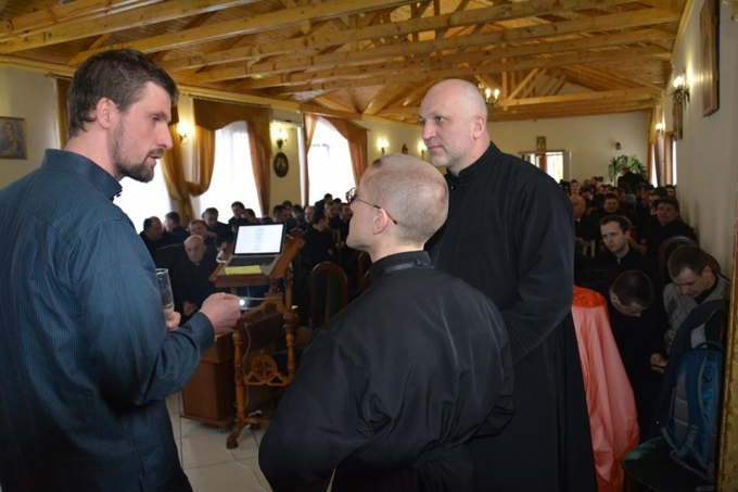 У Західній Україні розпочалися тернінги для священиків, які працюють із особами, що мають "постмайданівський стрес"