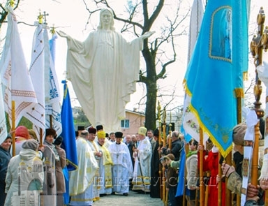 Митрополит Володимир освятив найвищу в Україні скульптуру Ісуса Христа