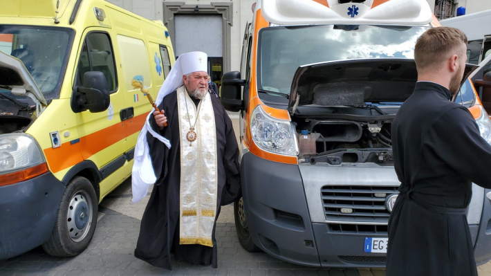 Греко-Католицька Церква у Тернополі передала 7 автомобілів для ЗСУ