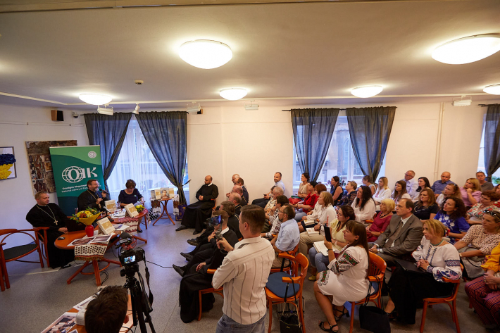 Перша офлайн-презентація книги «Апокриф. Чотири розмови про Лесю Українку» пройшла в Будапешті