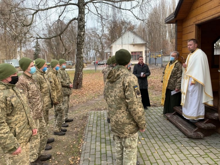Представник Департаменту військового капеланства відвідав військове містечко в Семиполках