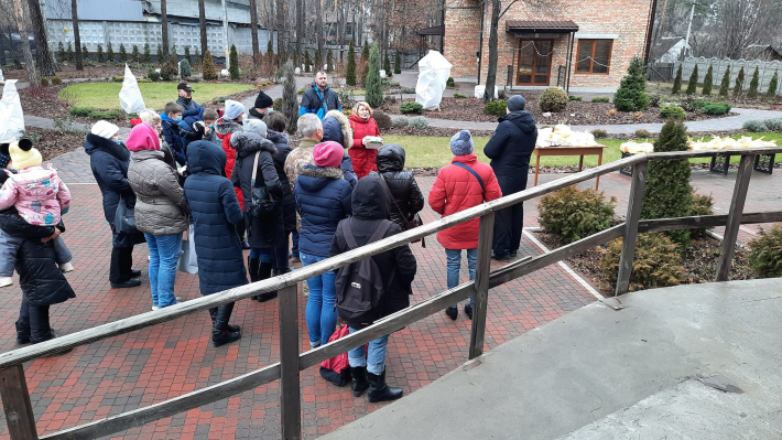 На Київщині священники УГКЦ завітали з різдвяними дарами до сиріт і дітей родин полеглих Героїв