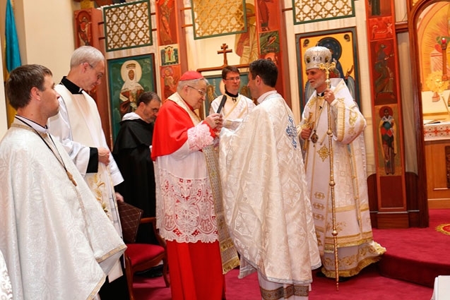 Архиєпископ Парижа кардинал Андре Вен-Труа відвідав Паризьку катедру