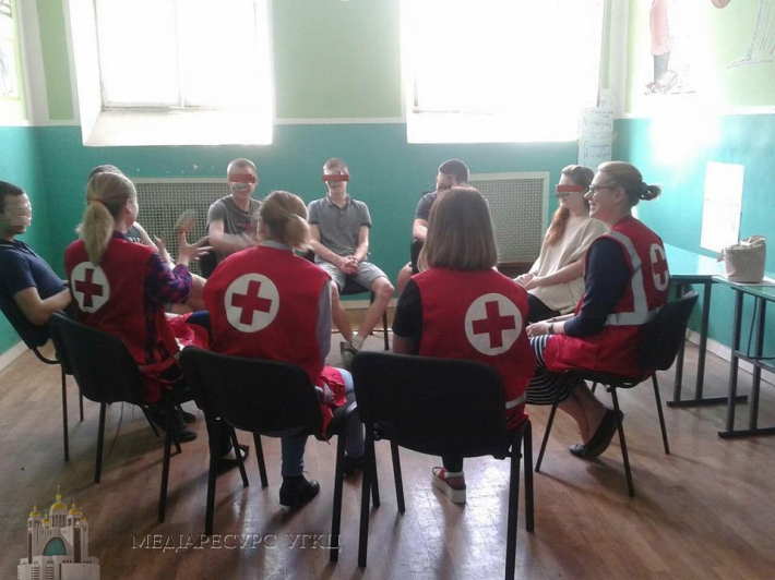 Волонтери Товариства Червоного хреста України розпочали програму для неповнолітніх у Київському слідчому ізоляторі
