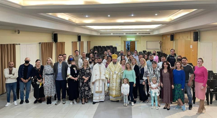 Команда Пасторально-міграційного відділу в Дубаї (ОАЕ): спільна молитва, Таїнство Хрещення та відвідини української школи