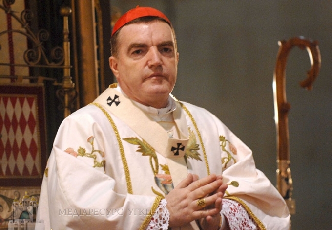 Кардинал Йосиф Бозаніч запевнив про свою молитовну підтримку України