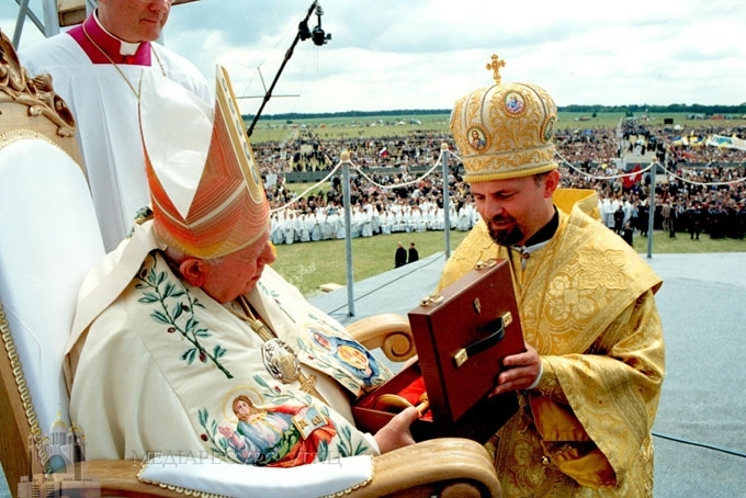 Блаженний Папа Іван Павло ІІ подарував чашу для Патріаршого собору Воскресіння Христового у Києві