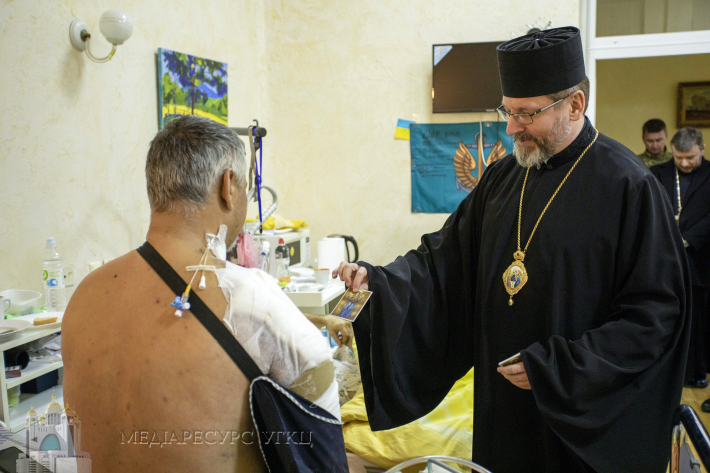 His Beatitude Sviatoslav visited the wounded defenders of Ukraine_10