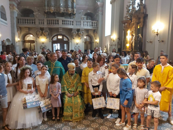 Митрополит Угорщини молився в парафії Покрову Богородиці УГКЦ в Будапешті