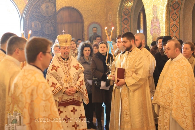 Секретар Конгрегації Східних Церков молився з українською громадою в Римі