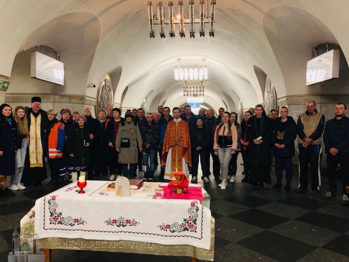 У Києві священики УГКЦ відслужили Літургію в метро_6