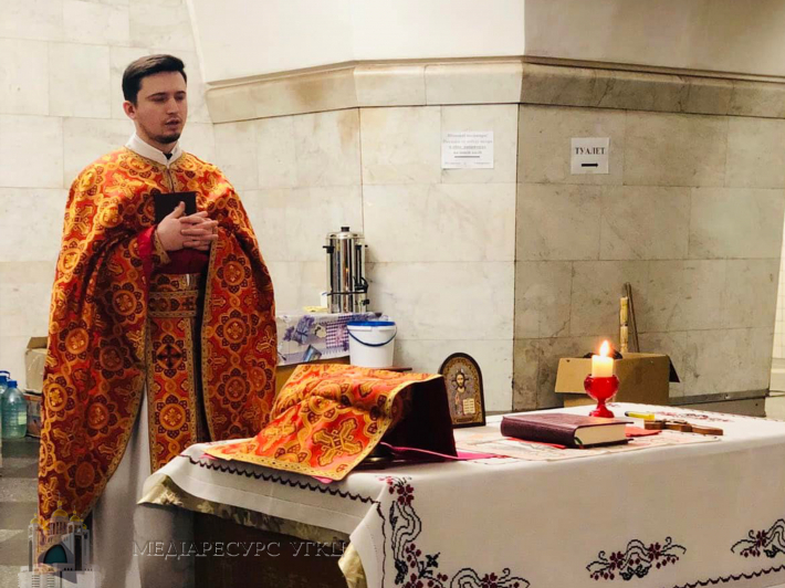 У Києві священики УГКЦ відслужили Літургію в метро_3