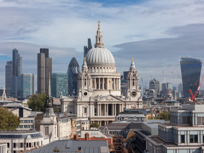 Катедра Святого Павла у Лондоні є одним зі символів міста і Англіканської Церкви загалом