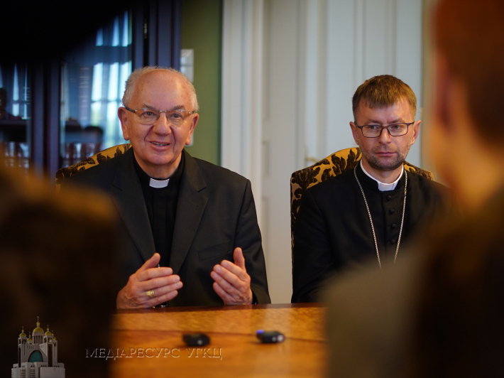 «Ми тут, щоб запевнити вас, що є і хочемо бути разом з вами», – єпископи Польщі у Львові_2