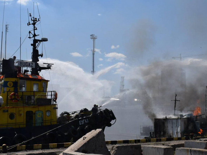 Наслідки ракетного удару по одеському порту, фото: Об’єднаний координаційний пресцентр сил Оборони півдня України