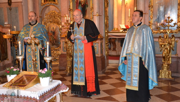 Кардинал Шенборн помолився за Україну у храмі Святої Варвари у Відні