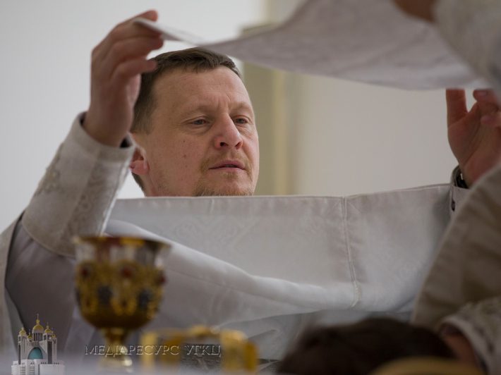 На фото - ієромонах Ніканор Лоїк, адміністратор Патріаршого собору Воскресіння Христового в Києві