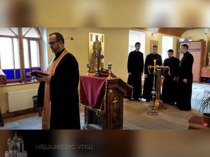 Восьмигодинне молитовне стояння за мир в Україні провели в Тернопільській духовній семінарії