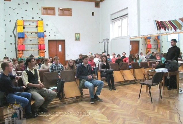 «Відкритий університет» у Тернополі розглянув християнський погляд на війну та мир