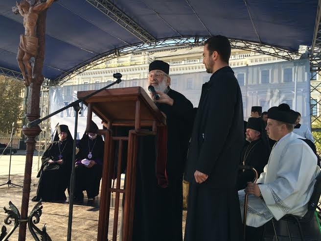 У Києві на Михайлівській площі разом молилися духовенство та вірні багатьох конфесій
