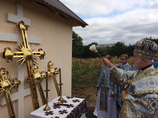 На Вінничині освятили накупольні хрести для новозбудованого храму УГКЦ