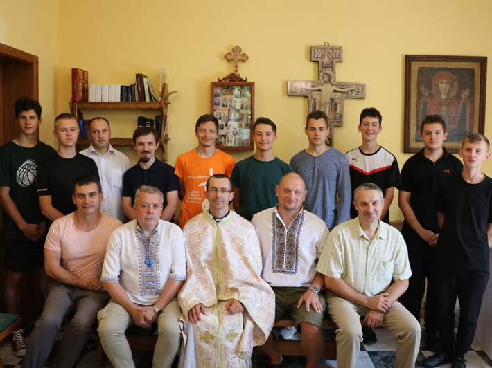 Отці та сестри Воплоченого Слова провели реколекції для близько 40 чоловіків і жінок з усієї України