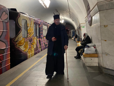 Отець Тома Кушка, ЧСВВ в київському метро, фото: FB / Йосафат Ковалюк