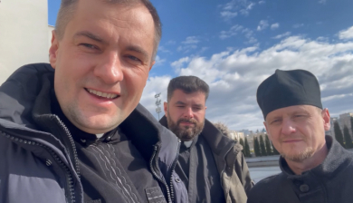 Отець Андрій Боднарук зі священниками Київської архиєпархії, 27 лютого 2022 року